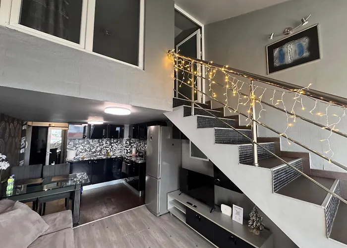 комфорт и стиль - с панорамой города דירה