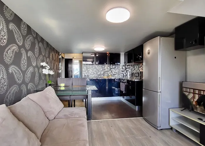 комфорт и стиль - с панорамой города דירה בורגאס